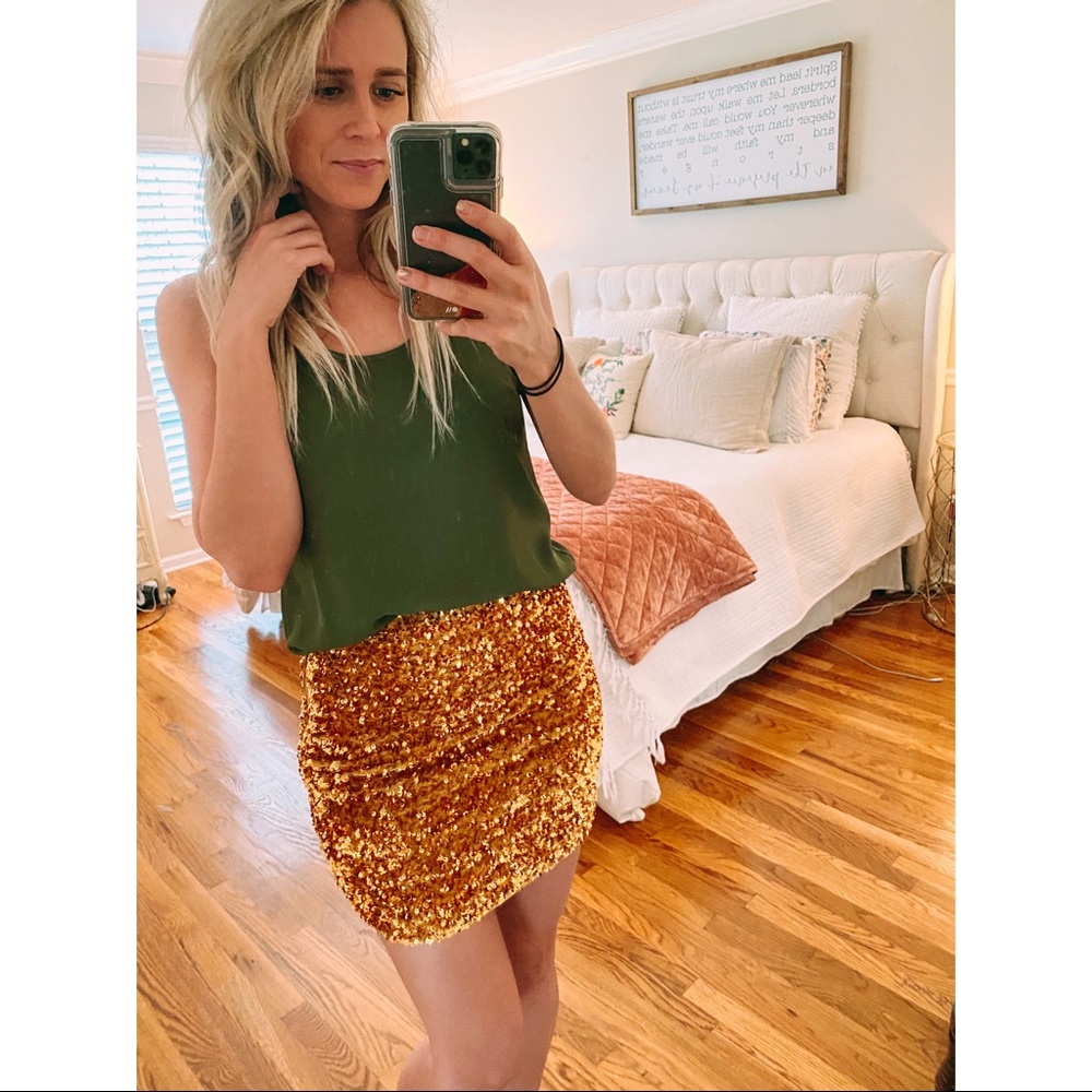H&M Gold Sequin Mini Skirt Size 2